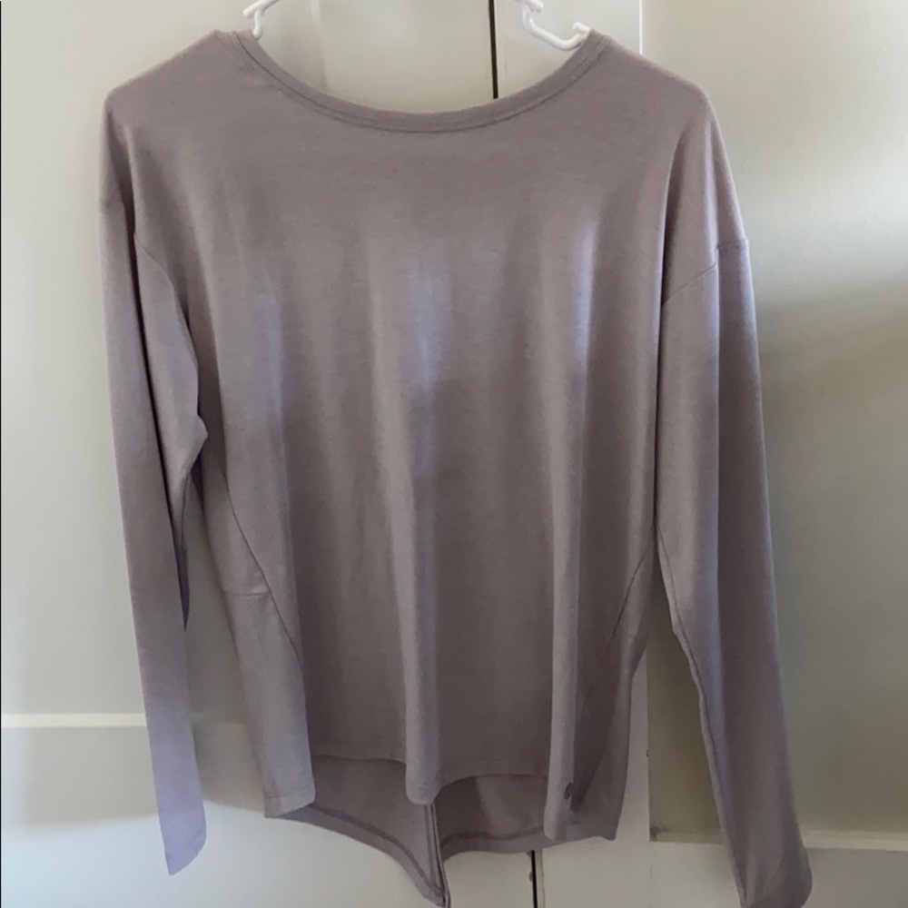 Gull gray long sleeve t-shirt